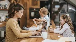 梦到和同事吃瓜,同事情谊浓如酒