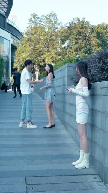 情侣吵架吃瓜段子,一场甜蜜的“战争”